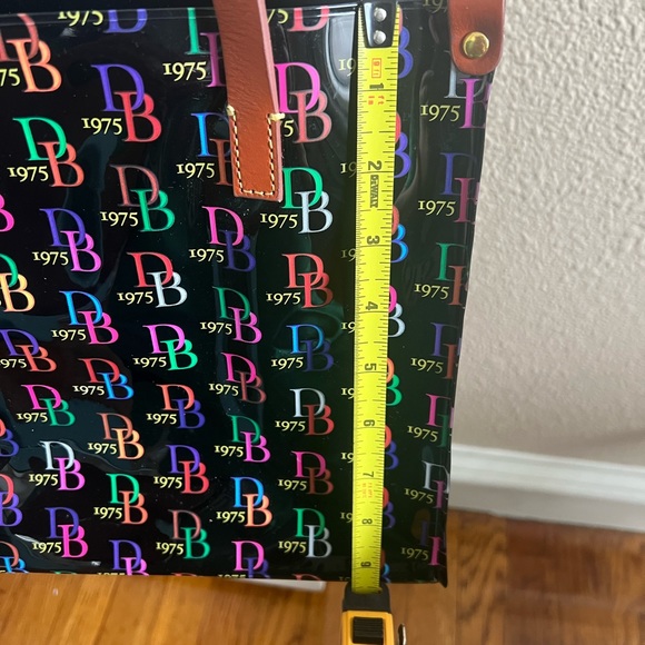 Dooney & Bourke set - Picture 13 of 16